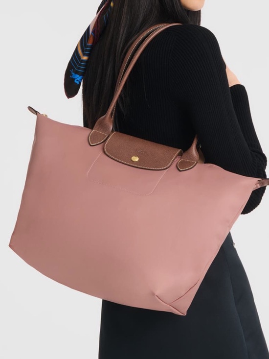 Longchamp Handbags - Longchamp Large Le Pliage Tote